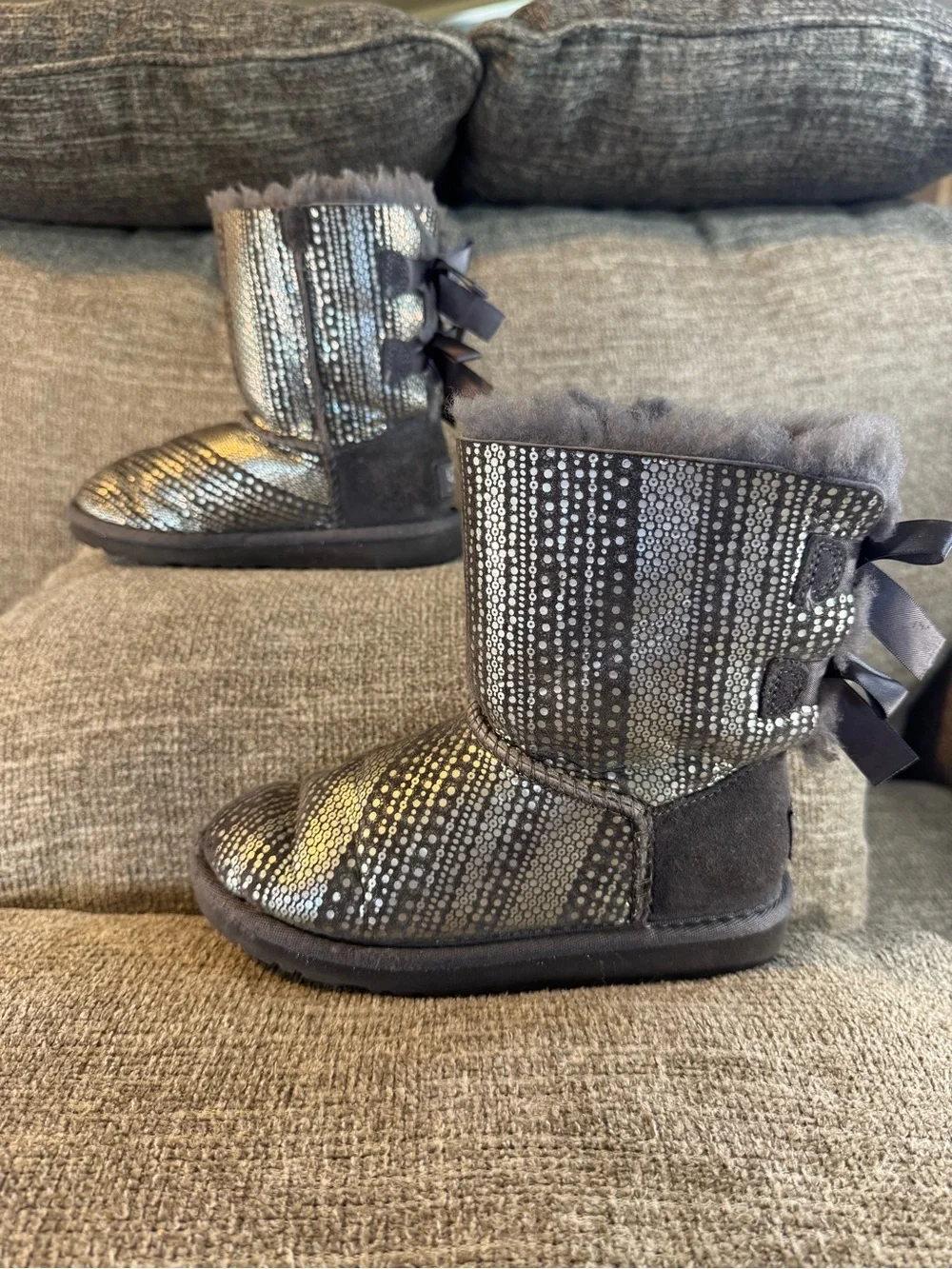 UGG Australia kids Bailey Bow Bling Gray Silver Metallic Dot Boots Size 12